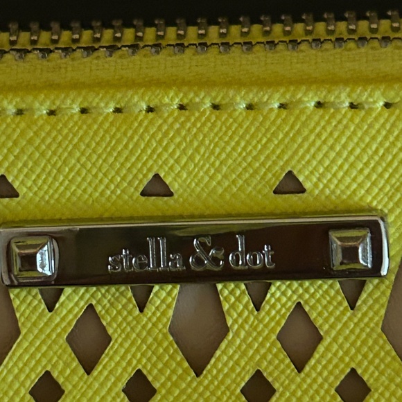 Clutch - Picture 2 of 7